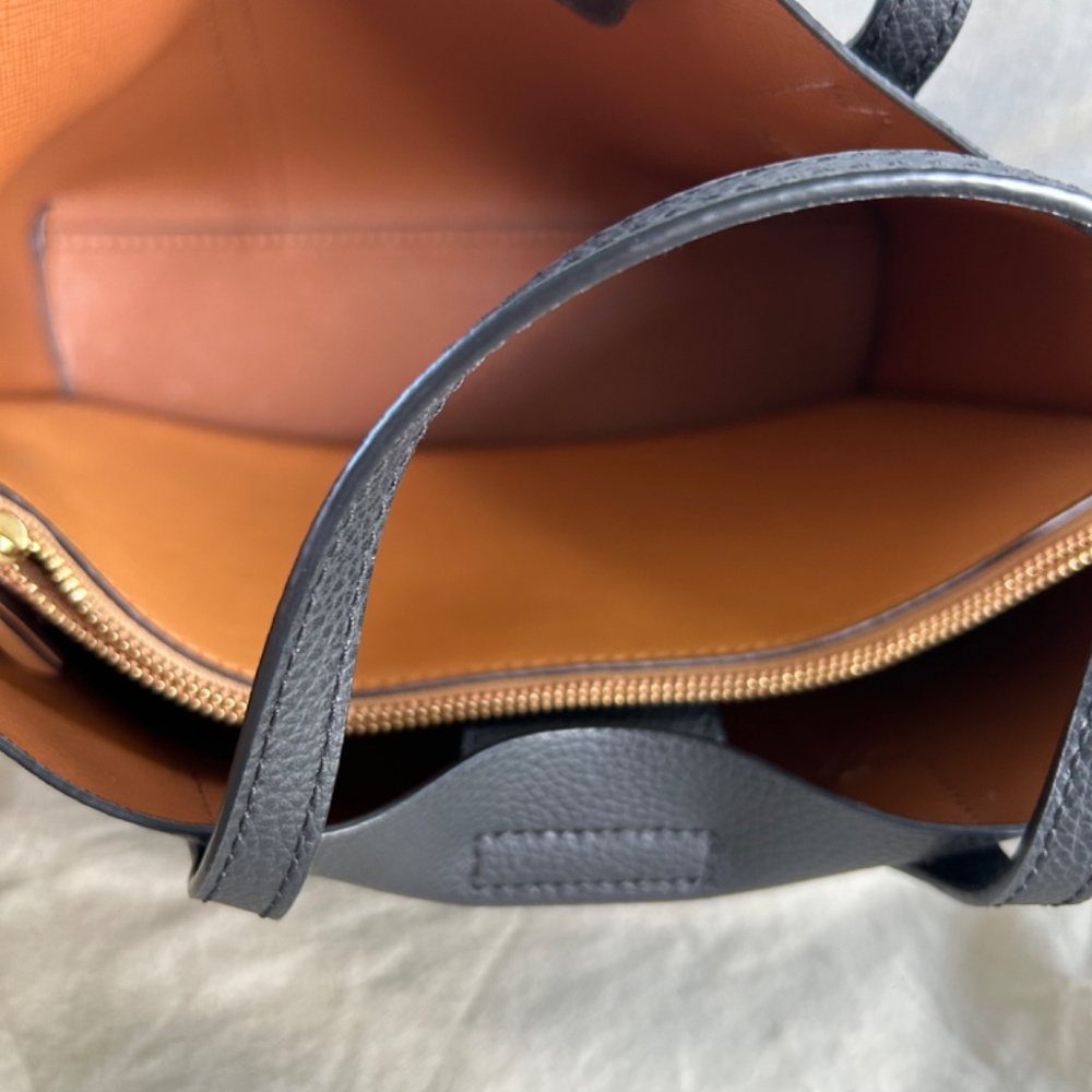 SMALL PERRY TRIPLE-COMPARTMENT TOTE BAG - Picture 4 of 7